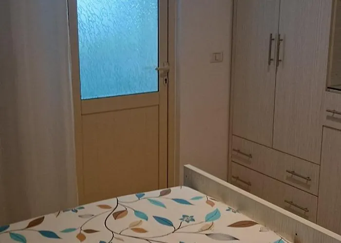 Apartmán Near The Shopping Center Etc Fier