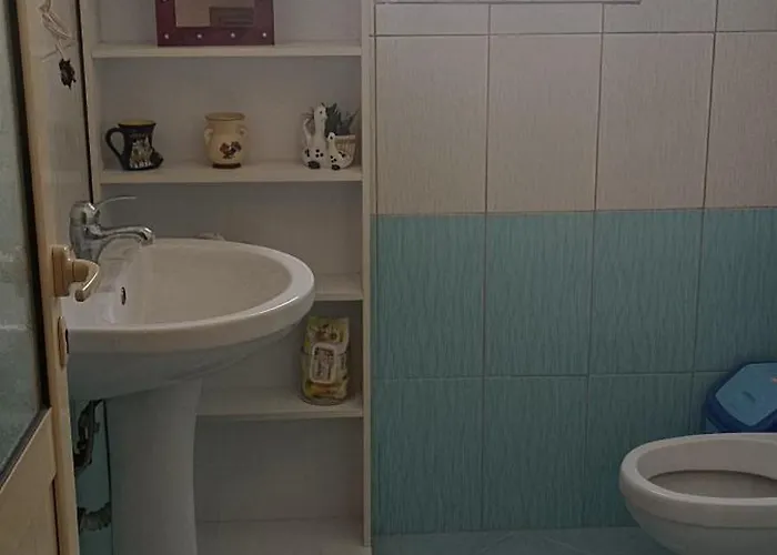 Near The Shopping Center Etc *